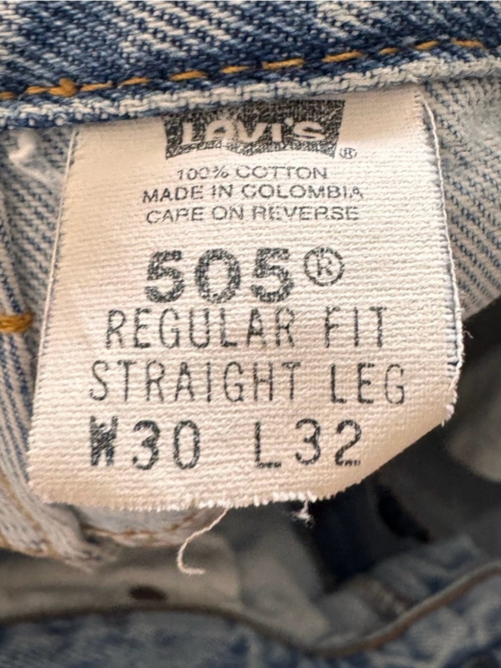 Vintage Levi's Straight-Leg Jeans with Frayed Hem - Picture 5 of 6